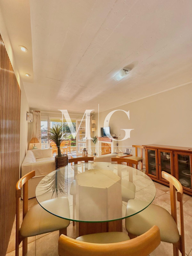 Apartamento ID.1196 - Alquiler Anual Apartamento 2 dormitorios zona Mansa, parrillero, cochera; Gc incluidos