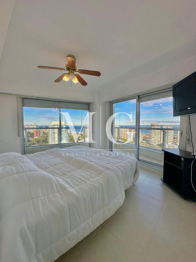 Apartamento ID.971 - EXCELENTE VISTA AL PUERTO, 3 DORMITORIOS + DEPENDENCIA 