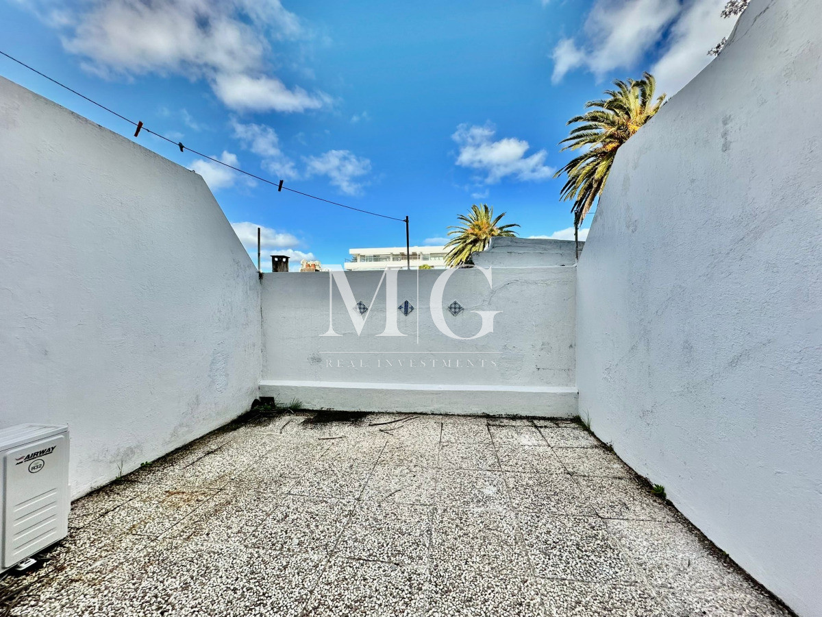 Apartamento ID.1472 - Peninsula 1 dormitorio definido con cochera. Bajos gastos comunes!