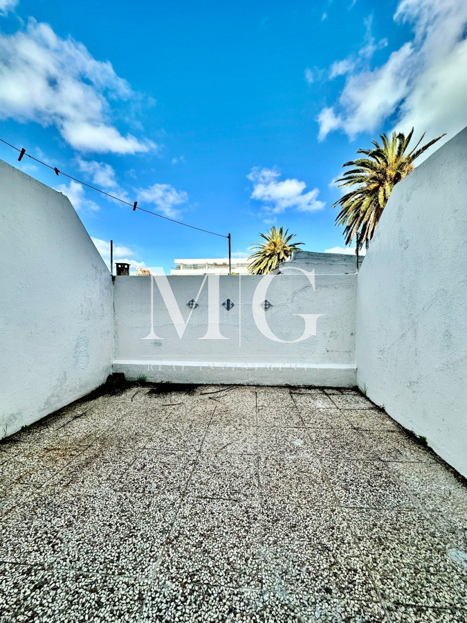 Apartamento ID.1472 - Peninsula 1 dormitorio definido con cochera. Bajos gastos comunes!