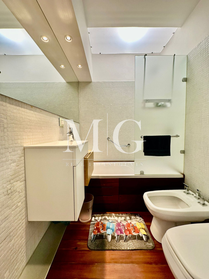 Apartamento ID.1230 - Apartamento 3 dormitorios reciclado a nuevo! zona puerto, cochera, parrillero propio, patio!
