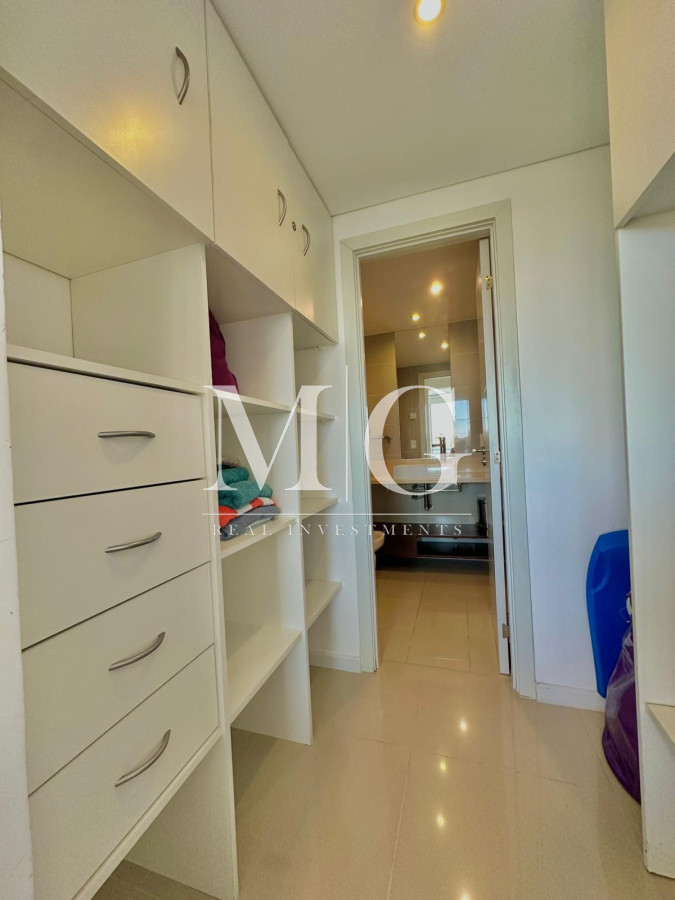 Apartamento ID.1287 - Aidy Grill a 500mt de Playa Brava, piso alto con cochera sub-suelo 