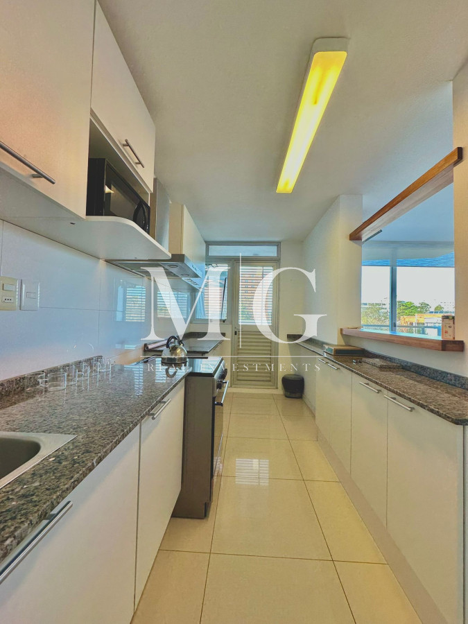 Apartamento ID.1360 - Alquiler Anual Torre Cardinal 3 dormitorios, cochera; Gc incluidos!