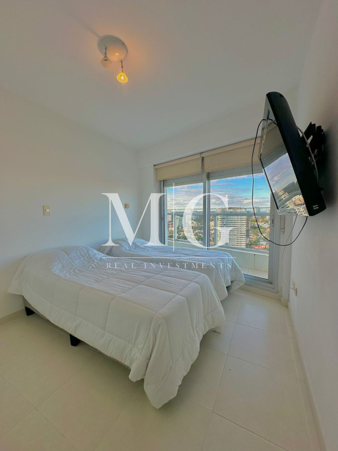 Apartamento ID.971 - EXCELENTE VISTA AL PUERTO, 3 DORMITORIOS + DEPENDENCIA 