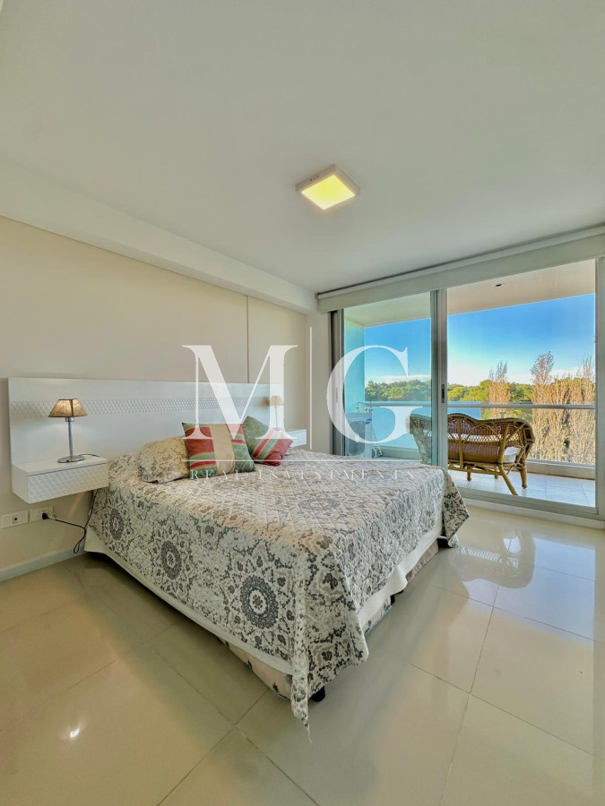 Apartamento ID.1287 - Aidy Grill a 500mt de Playa Brava, piso alto con cochera sub-suelo 