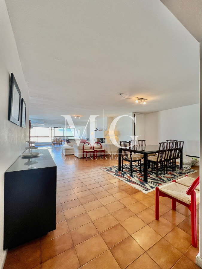 Apartamento ID.357 - Venta Apartamento 4 dormitorios Peninsula con vista al Mar