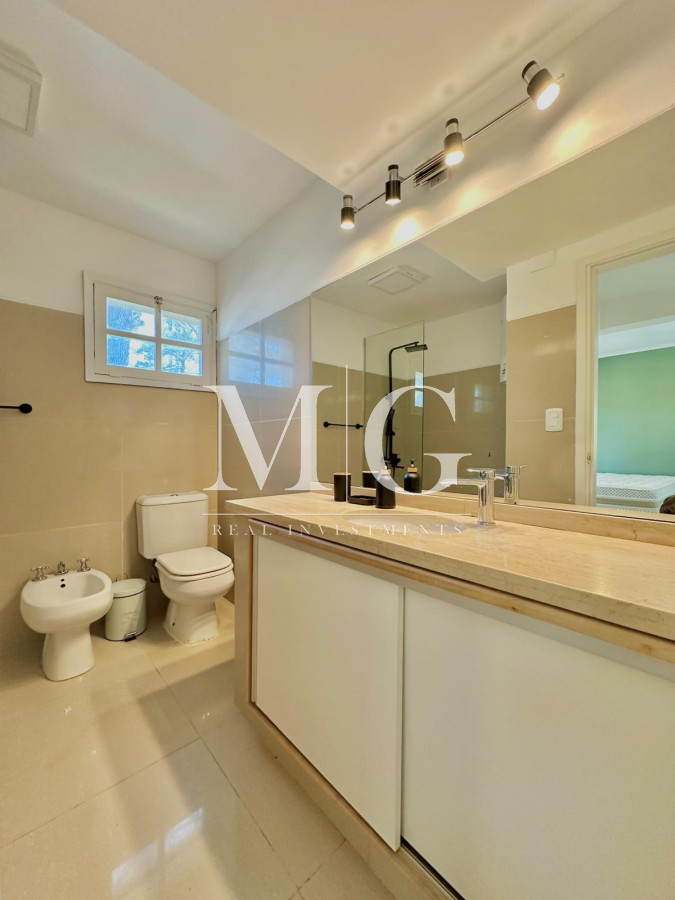 Apartamento ID.773 - Apartamento totalmente reciclado 2 dormitorios, amplia terraza con parrillero, cochera