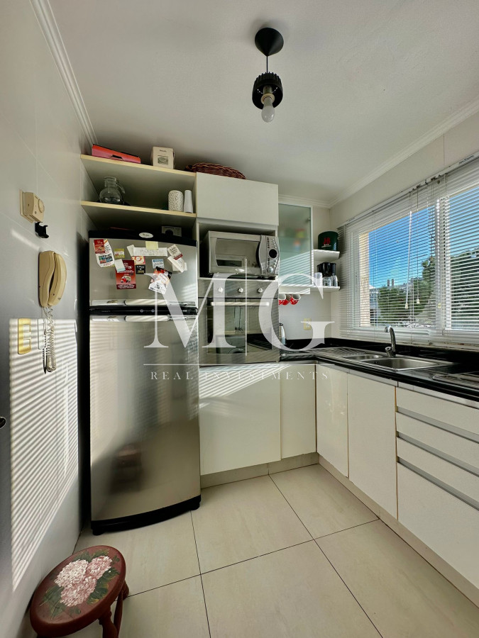 Apartamento ID.584 - Venta Apartamento 2 dormitorios zona Brava a 1 cuadra del mar 