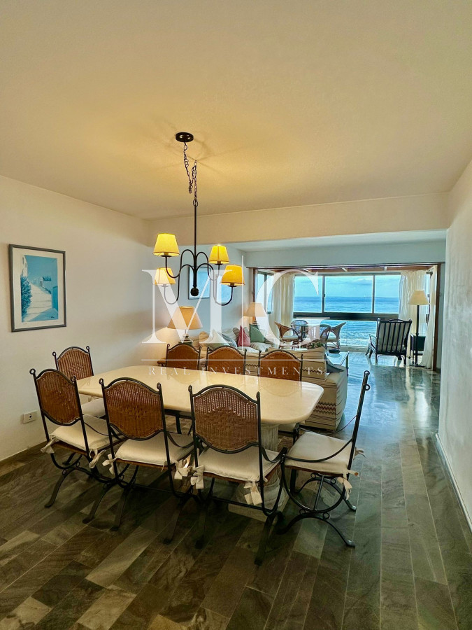 Apartamento ID.984 - BRAVA PISO ALTO 3 DORMITORIOS + DEP. COCHERA SUBSUELO, SERVICIOS