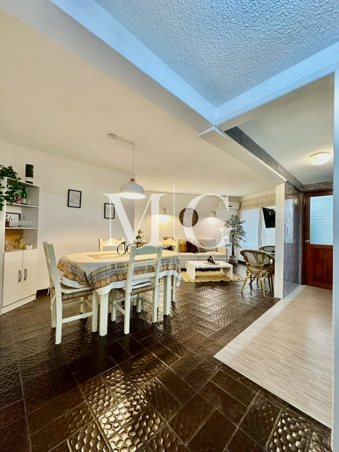 Apartamento ID.948 - BRAVA APARTAMENTO 1 Y 1/2 DORMITORIO CON COCHERA Y PARRILLERO!