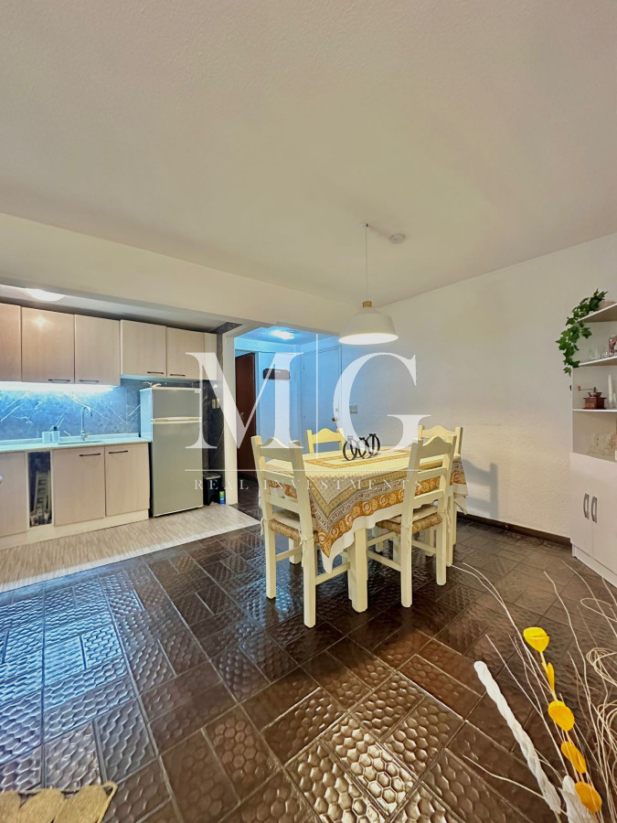 Apartamento ID.948 - BRAVA APARTAMENTO 1 Y 1/2 DORMITORIO CON COCHERA Y PARRILLERO!