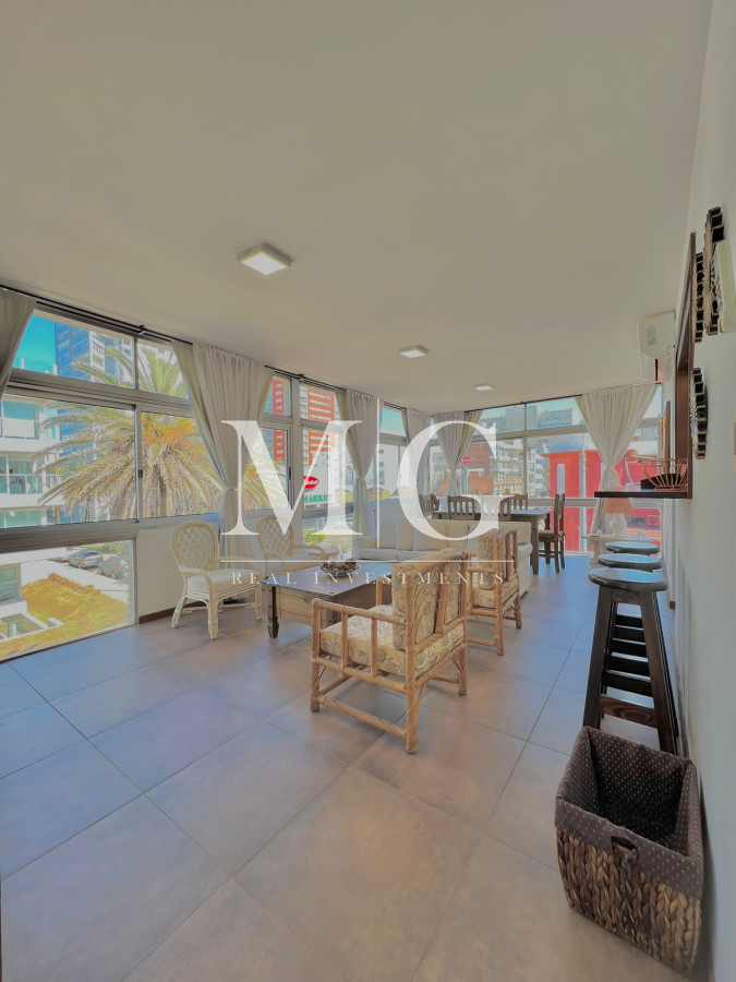 Apartamento ID.449 - ALQUILER ANUAL PENINSULA 3 DORMITORIOS, 3er PISO por ESCALERA
