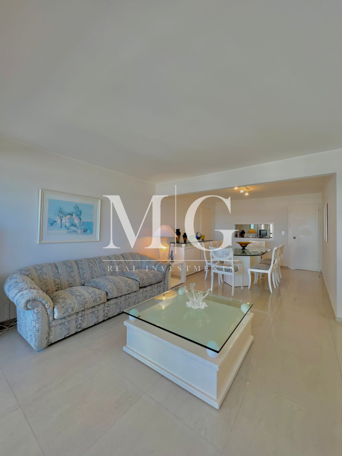 Apartamento ID.331 - Venta Apartamento 3 dormitorios + dep.servicio con vista al mar