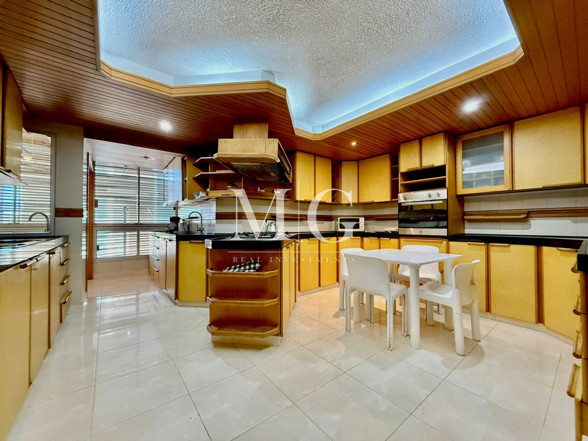 Apartamento ID.1483 - Alquiler Anual Edificio Torreon 3 dormitorios + dependencia con parrillero propio