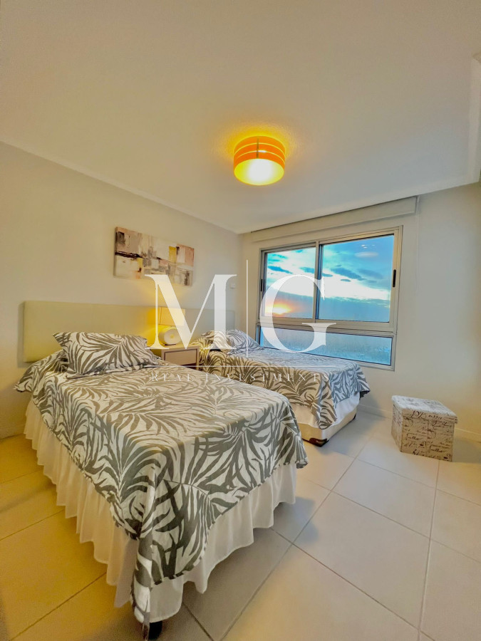 Apartamento ID.419 - Venta Apartamento 2 dormitorios Brava con vista al Mar, Edificio con todos los servicios