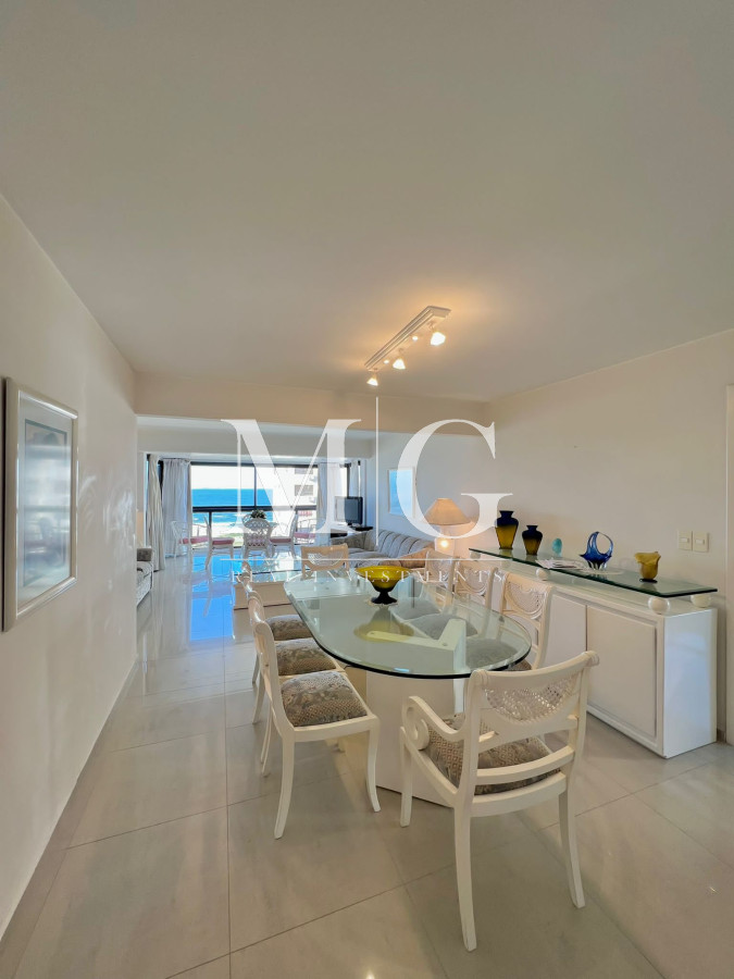 Apartamento ID.331 - Venta Apartamento 3 dormitorios + dep.servicio con vista al mar