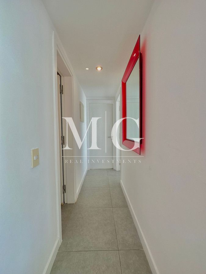 Apartamento ID.705 - Apartamento 2 dormitorios piso alto con excelente vista, Edificio con todos los servicios!
