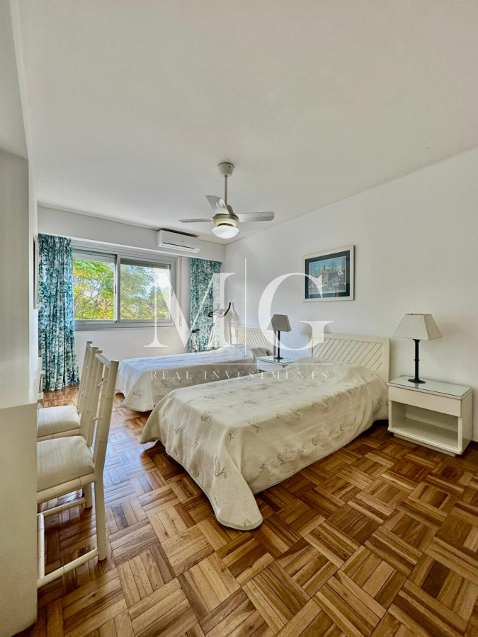 Apartamento ID.1244 - Mansa 3 dormitorios con cochera a pasos del Mar