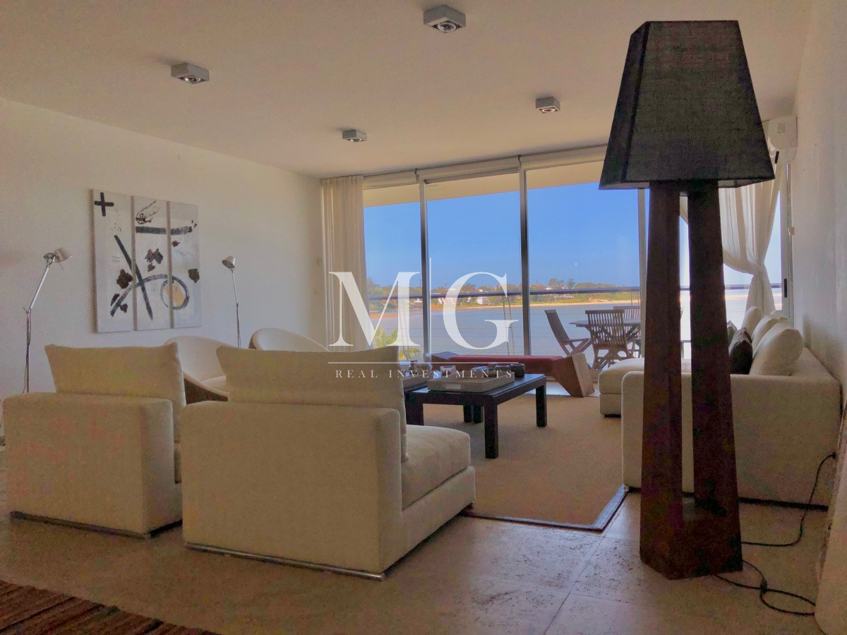 Apartamento ID.114 - Edificio Delamar Excelente unidad de 4 dormitorios + dep.servicio 