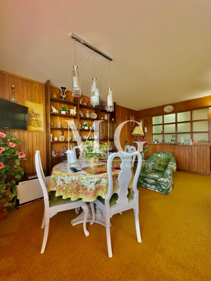Apartamento ID.979 - Mansa 1 y 1/2 dormitorios en primera linea con cochera, Bajas expensas!