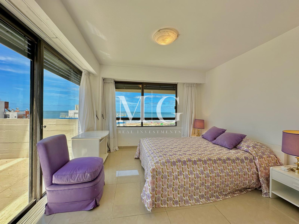 Apartamento ID.1153 - PENINSULTA PISO ALTO CON VISTA AL MAR, 3 DORMITORIOS + DEPENDENCIA, COCHERA SUBSUELO CON BAULERA 