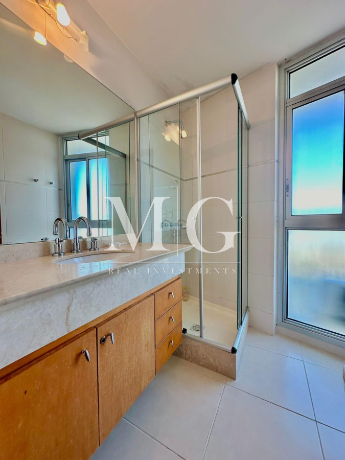 Apartamento ID.971 - EXCELENTE VISTA AL PUERTO, 3 DORMITORIOS + DEPENDENCIA 
