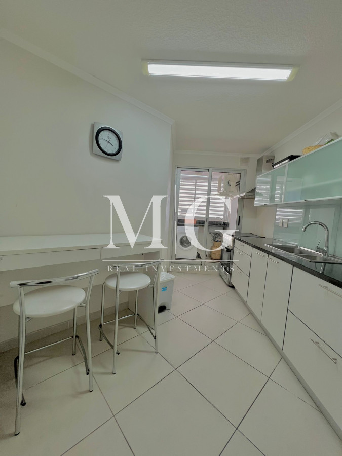 Apartamento ID.418 - Venta Apartamento 3 dormitorios con vista al Mar, Edificio con todos los servicios