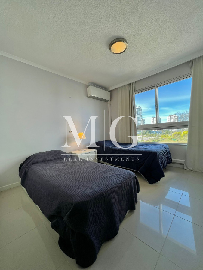Apartamento ID.403 - Venta Apartamento 3 dormitorios + dep.servicio zona Aidy Grill, Brava 