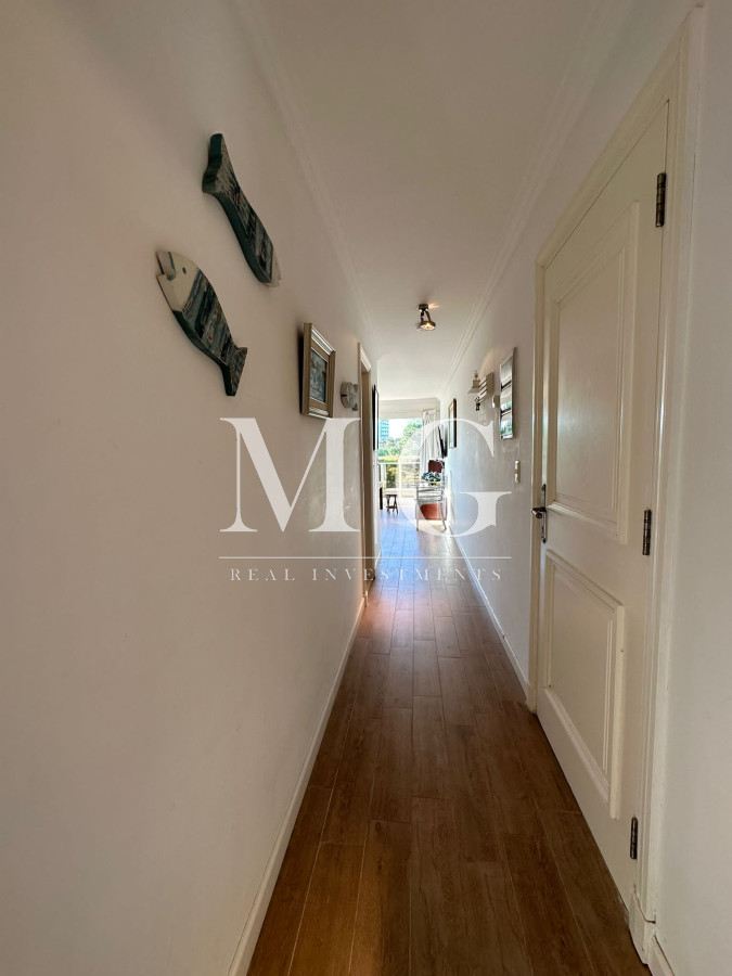 Apartamento ID.584 - Venta Apartamento 2 dormitorios zona Brava a 1 cuadra del mar 