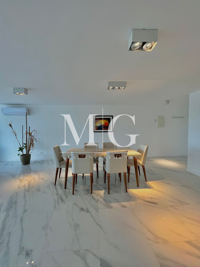 Apartamento ID.364 - La mejor vista de Punta Ballena, 2 domitorios, cochera subsuelo