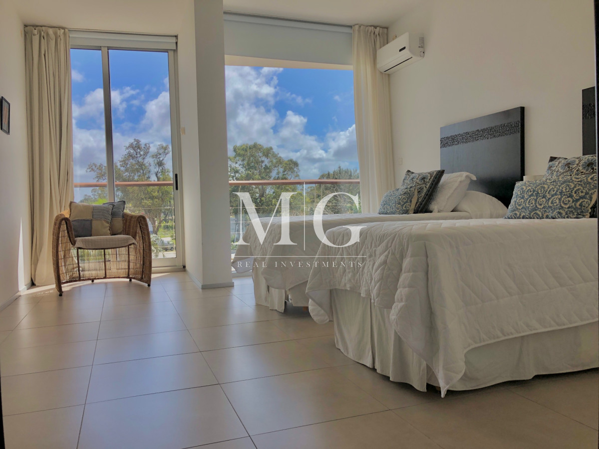 Apartamento ID.114 - Edificio Delamar Excelente unidad de 4 dormitorios + dep.servicio 