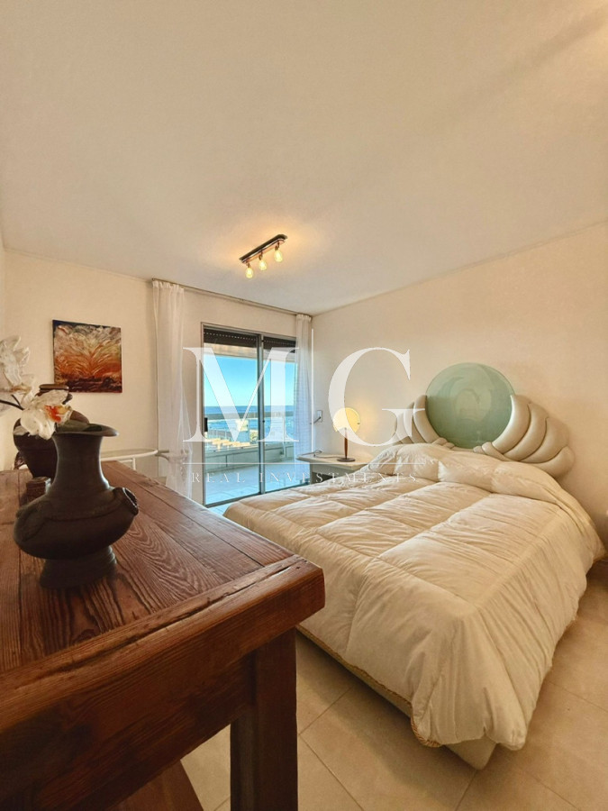 Apartamento ID.1483 - Alquiler Anual Edificio Torreon 3 dormitorios + dependencia con parrillero propio