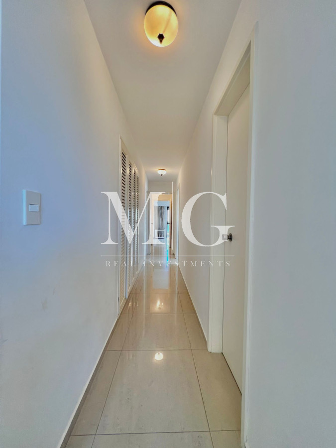 Apartamento ID.331 - Venta Apartamento 3 dormitorios + dep.servicio con vista al mar