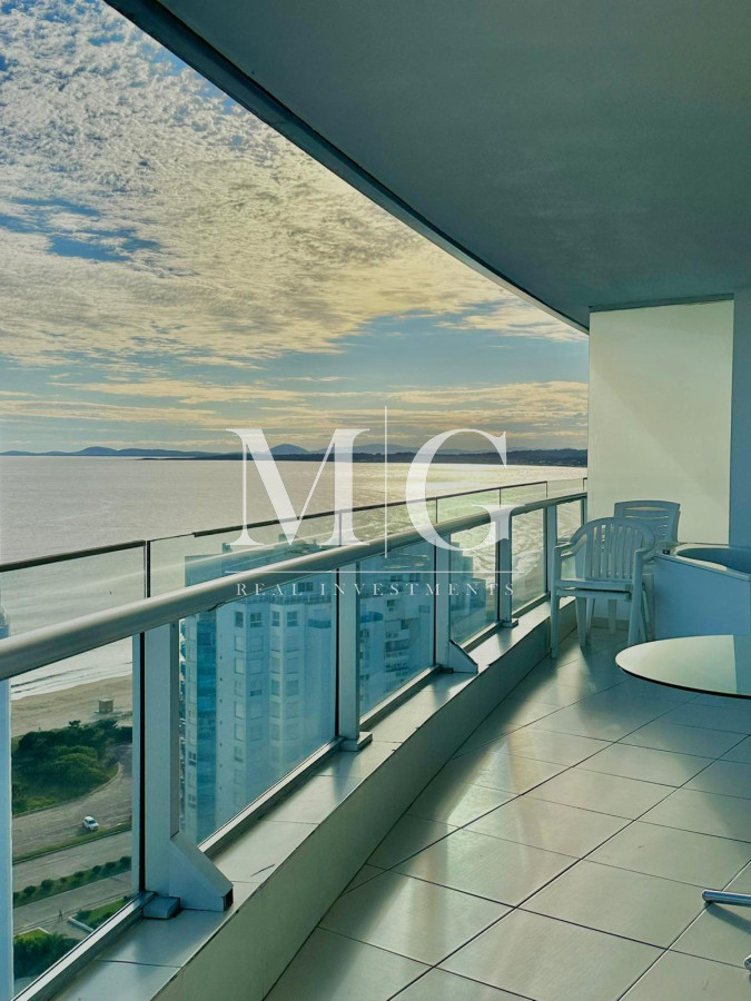 Apartamento ID.971 - EXCELENTE VISTA AL PUERTO, 3 DORMITORIOS + DEPENDENCIA 