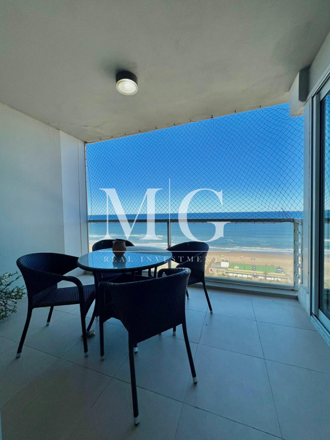 Apartamento ID.285 - Venta Apartamento 2 dorm + dep.servicio primera linea con vista al mar, Edificio con servicios