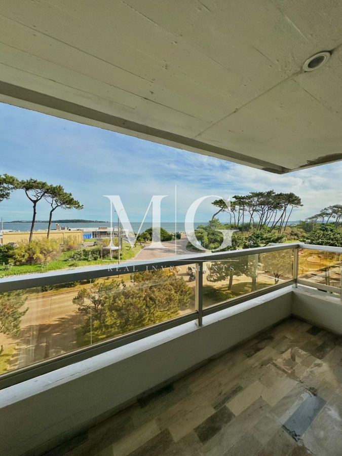 Apartamento ID.1244 - Mansa 3 dormitorios con cochera a pasos del Mar