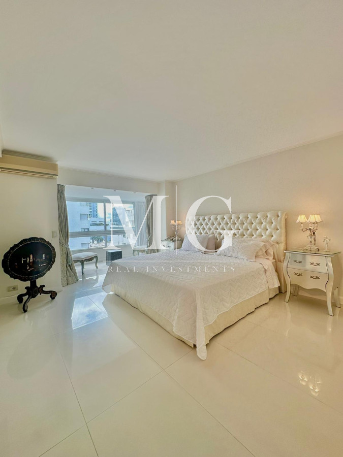 Apartamento ID.968 - ESPECTACULAR VISTA A PLAYA MANSA, 3 DORMITORIOS