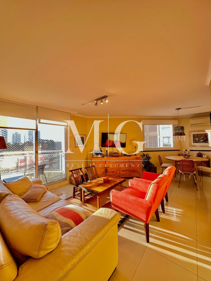 Apartamento ID.717 - Venta Apartamento 2 dormitorios zona Brava, edificio con todos los servicios!