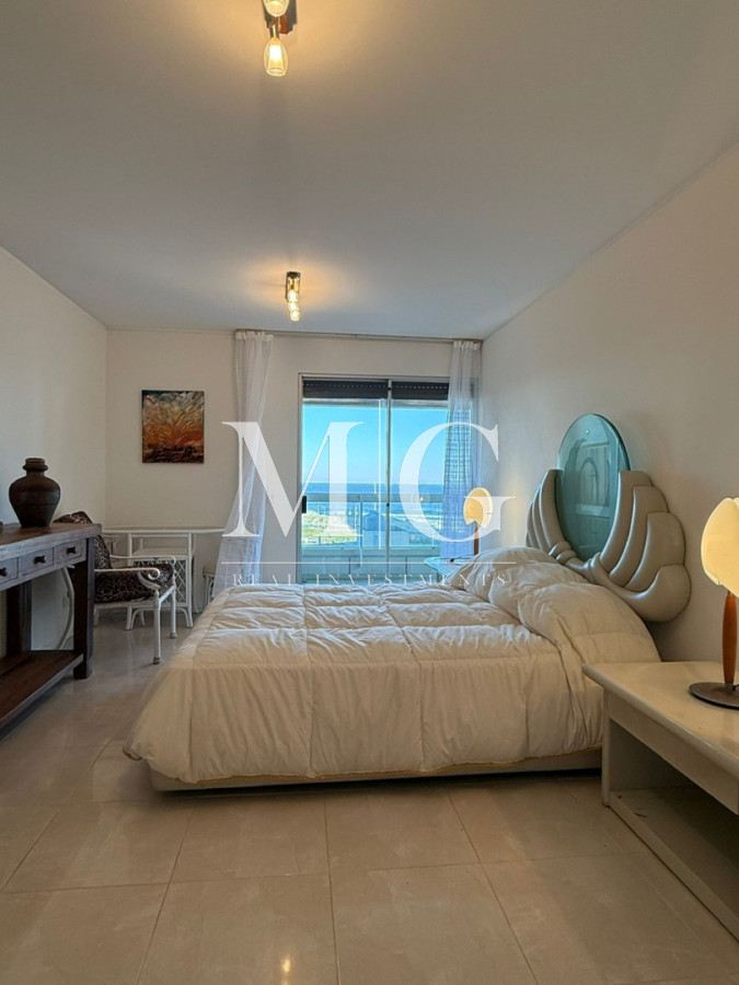 Apartamento ID.1483 - Alquiler Anual Edificio Torreon 3 dormitorios + dependencia con parrillero propio