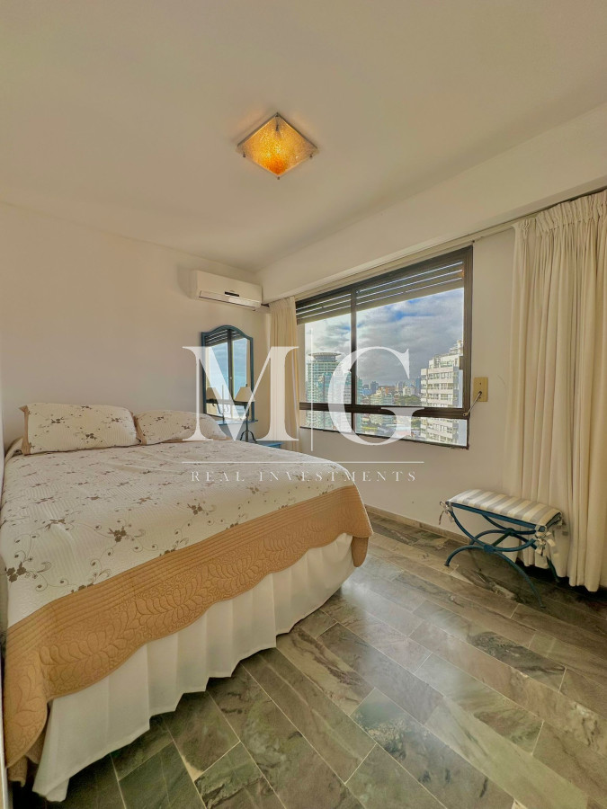 Apartamento ID.984 - BRAVA PISO ALTO 3 DORMITORIOS + DEP. COCHERA SUBSUELO, SERVICIOS