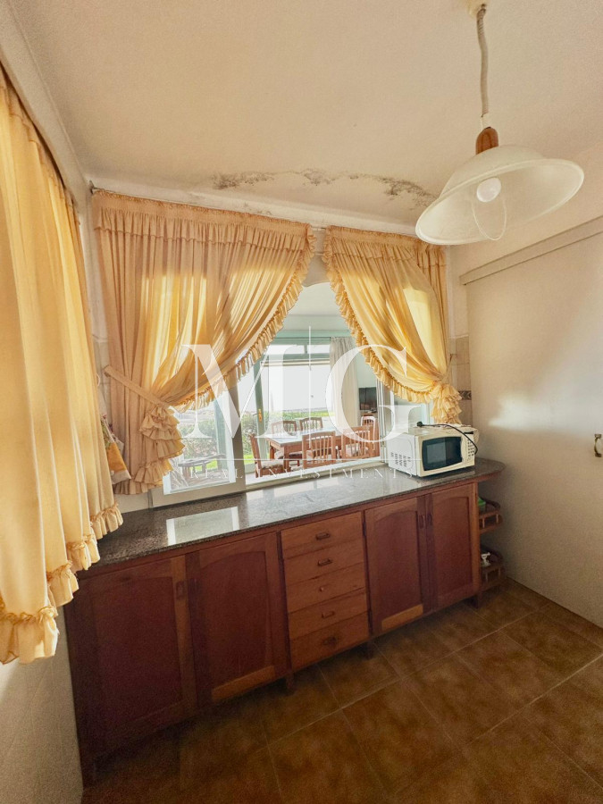 Apartamento ID.1232 - Peninsula planta baja 2 dormitorios con cochera. Vista directa al Mar!