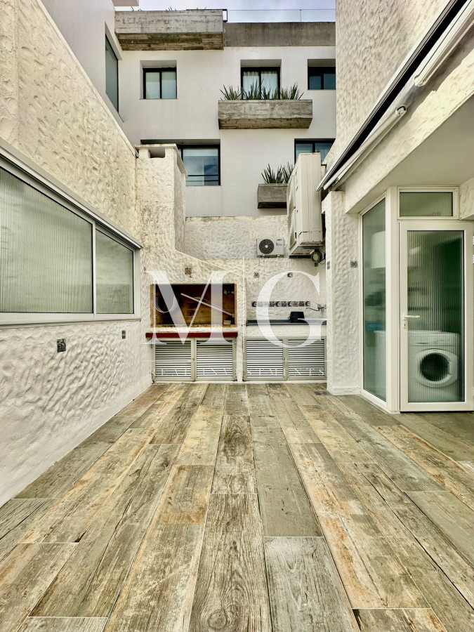 Apartamento ID.1230 - Apartamento 3 dormitorios reciclado a nuevo! zona puerto, cochera, parrillero propio, patio!