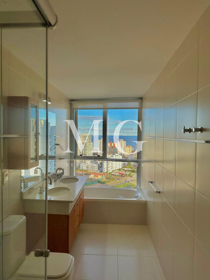 Apartamento ID.971 - EXCELENTE VISTA AL PUERTO, 3 DORMITORIOS + DEPENDENCIA 