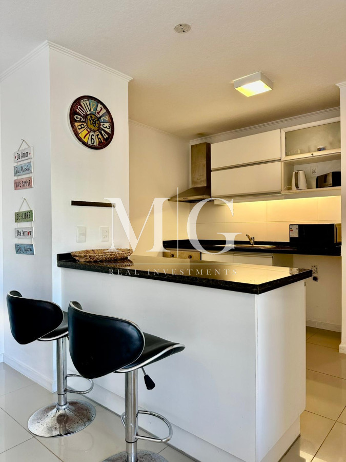 Apartamento ID.1286 - Zona Aidy Grill Playa Brava, 2 dormitorios con cochera. Edificio con servicios!