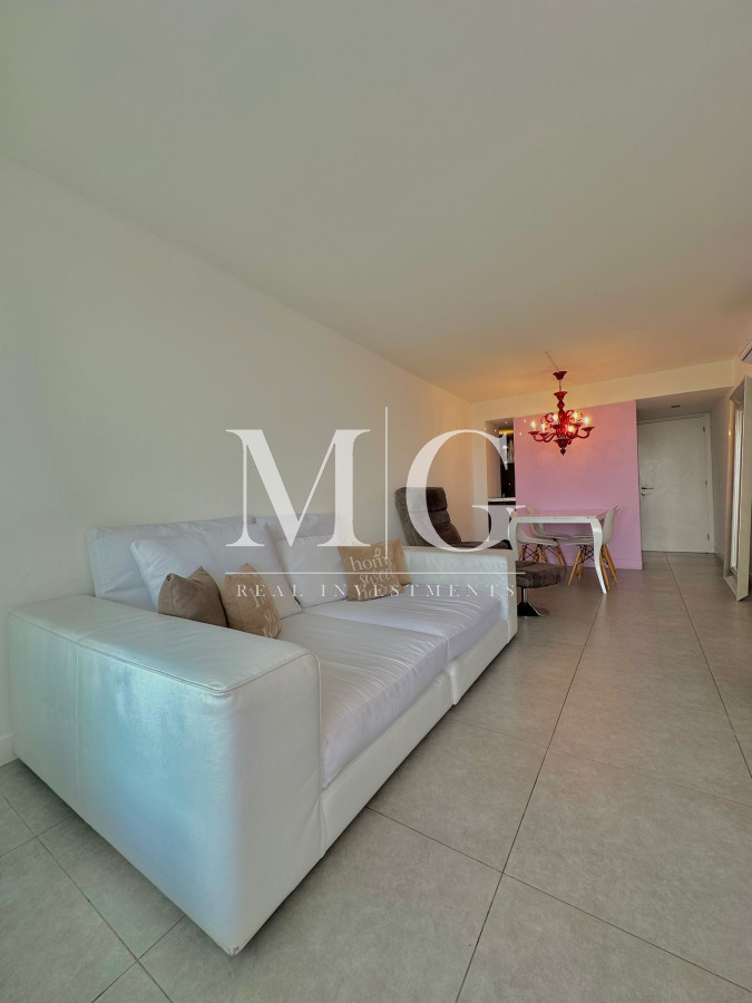 Apartamento ID.705 - Apartamento 2 dormitorios piso alto con excelente vista, Edificio con todos los servicios!