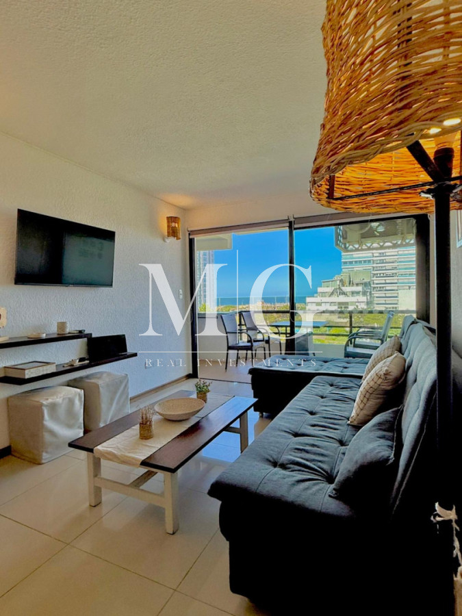 Apartamento ID.990 - Aidy Grill Apartamento en Venta a 100mt de Playa Brava, con cochera subsuelo!