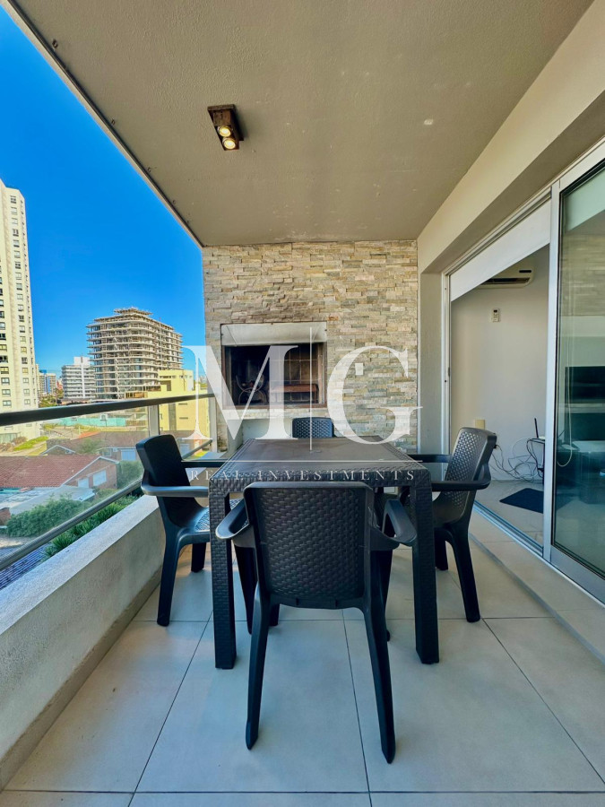 Apartamento ID.1286 - Zona Aidy Grill Playa Brava, 2 dormitorios con cochera. Edificio con servicios!