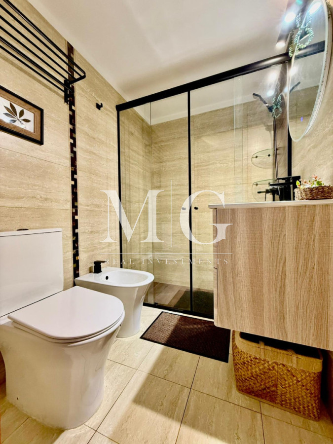 Apartamento ID.990 - Aidy Grill Apartamento en Venta a 100mt de Playa Brava, con cochera subsuelo!