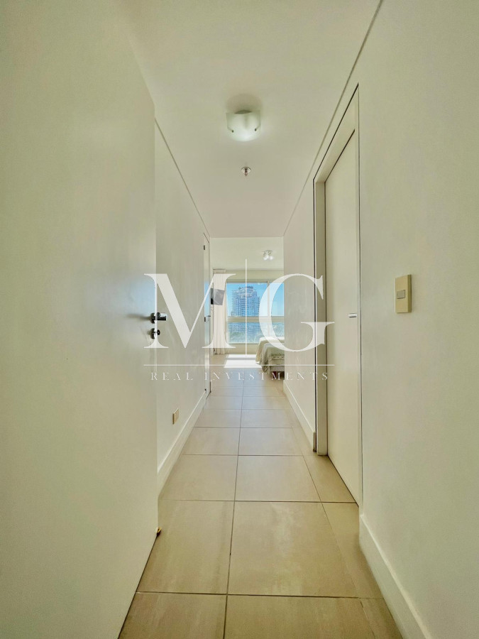 Apartamento ID.285 - Venta Apartamento 2 dorm + dep.servicio primera linea con vista al mar, Edificio con servicios