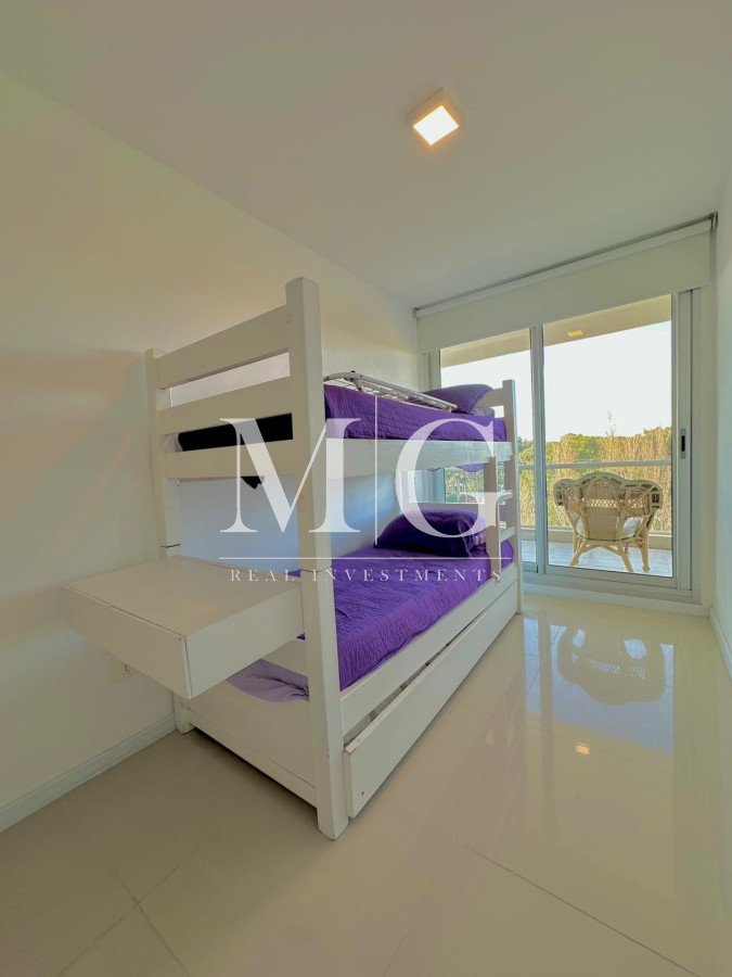 Apartamento ID.1287 - Aidy Grill a 500mt de Playa Brava, piso alto con cochera sub-suelo 